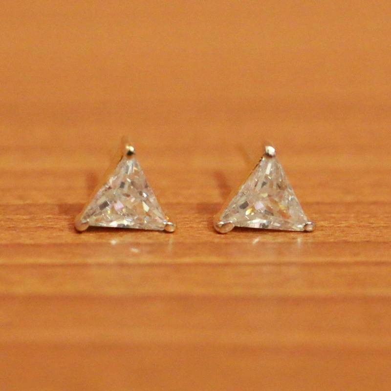 Discover 67+ triangle diamond earrings