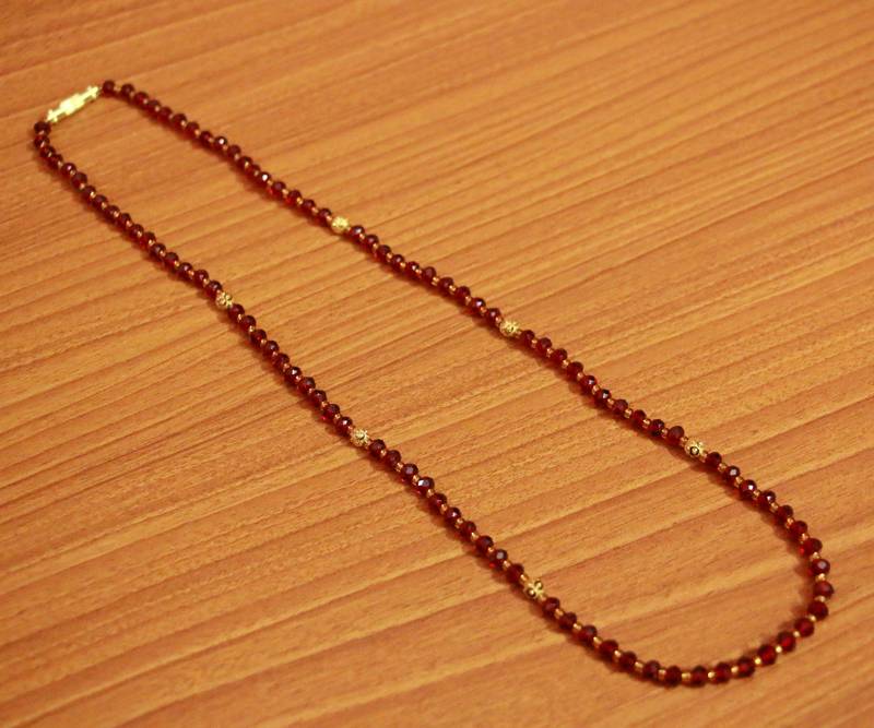 Red Crystal Bead & Gold bead Necklace