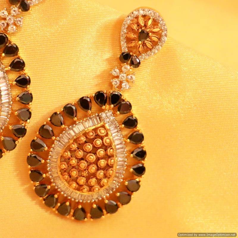 Antique Gold Black Onyx Earrings Pair – 6.8x3.5cm – Sanvi Jewels