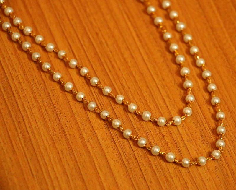 White pearl necklaces
