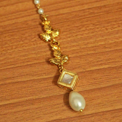 GOLD PLATED KUNDAN LOOK PEARL SMALL MAANG TIKKA